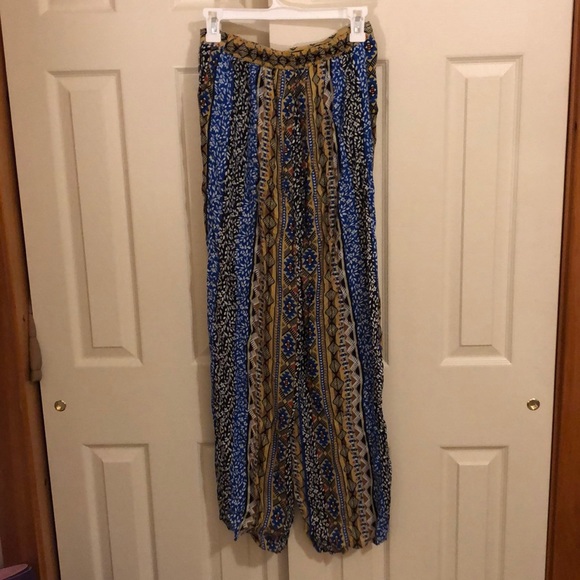 Patterned flowy pants. - Picture 2 of 3